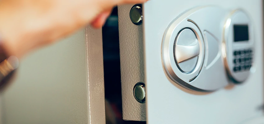 Fingerprint Safe Openers in Cornwall, ON