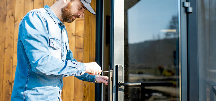 Frameless Glass Storefront Door Locks Replacement in Cornwall, ON