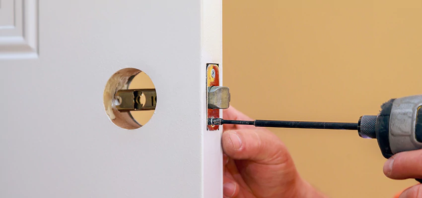 Stuck Door Knobs Repair in Cornwall, ON